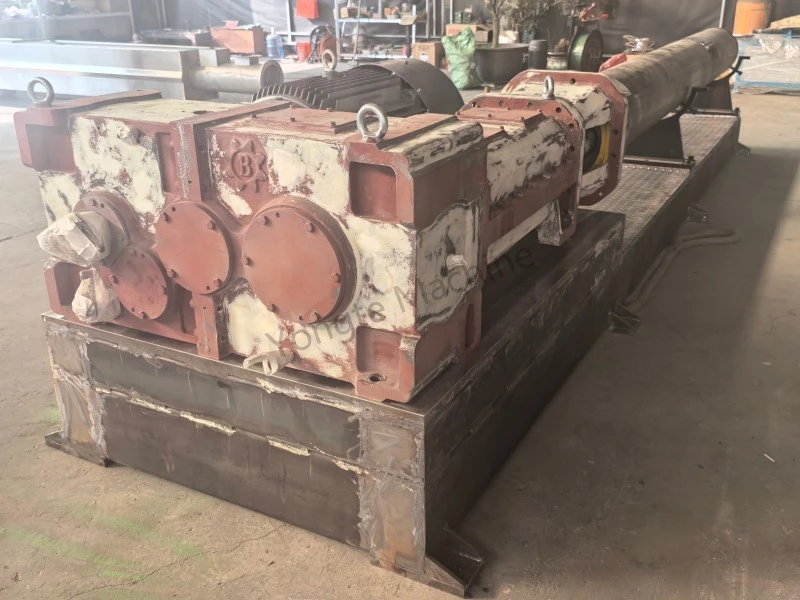 생산 중 플라스틱 필름 낭비를 재활용하기 위한 고효율 평행 이축 압출기