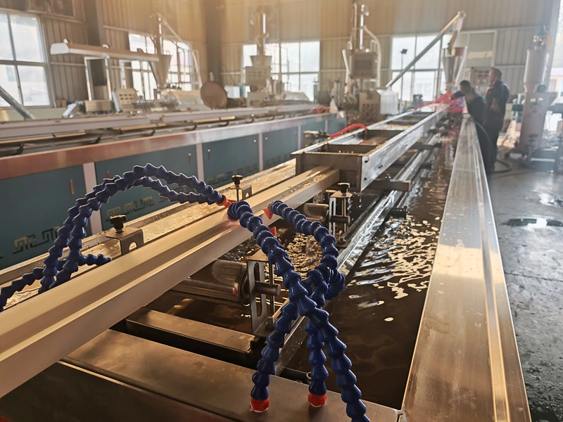 WPC 도어 프레임 만드는 기계